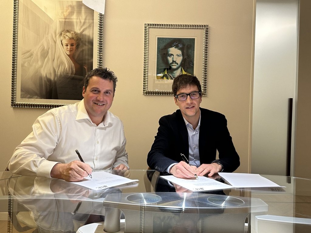 Carpigiani and JRE - Jeunes Restaurateurs representatives at the partnership launch