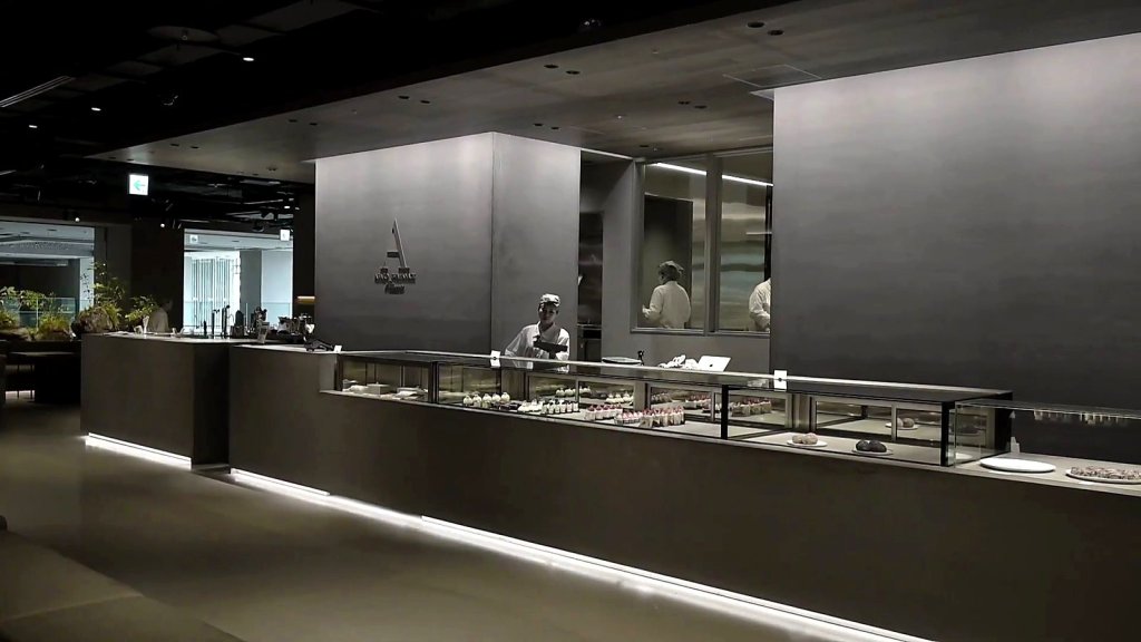 Long lit display counter in the new store