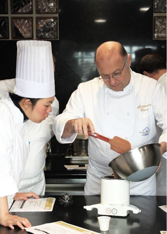 Alessandro Racca leading the Carpigiani masterclass at École Ducasse