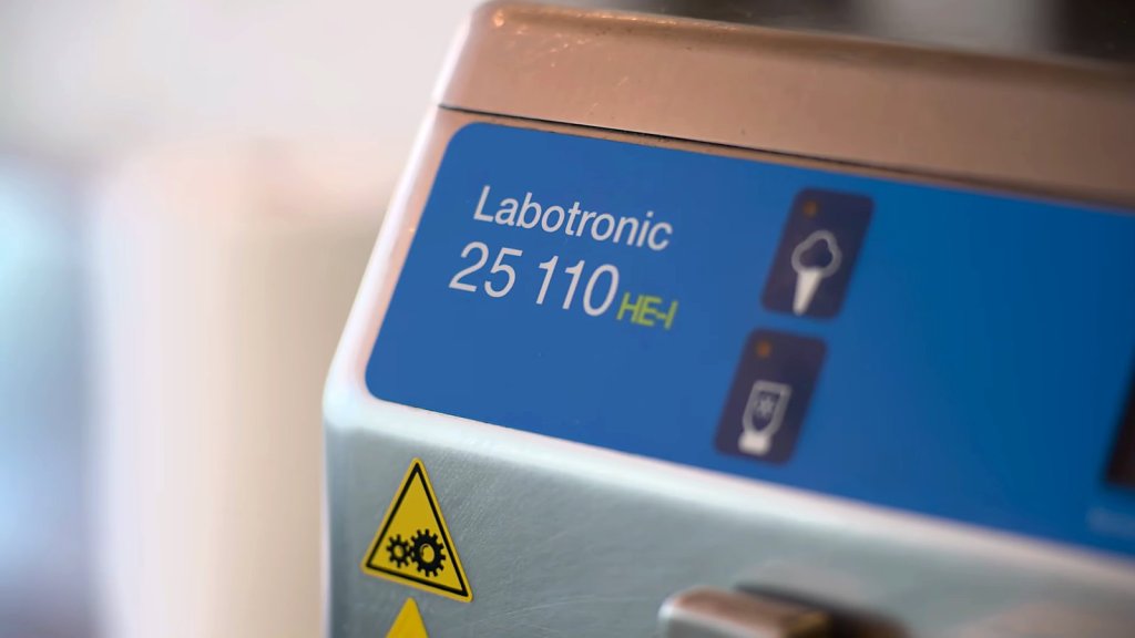 Carpigiani Labotronic 25 110 HE batch freezer