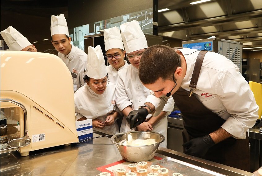 Attendees at the gelato in fine dining seminar in Hong Kong