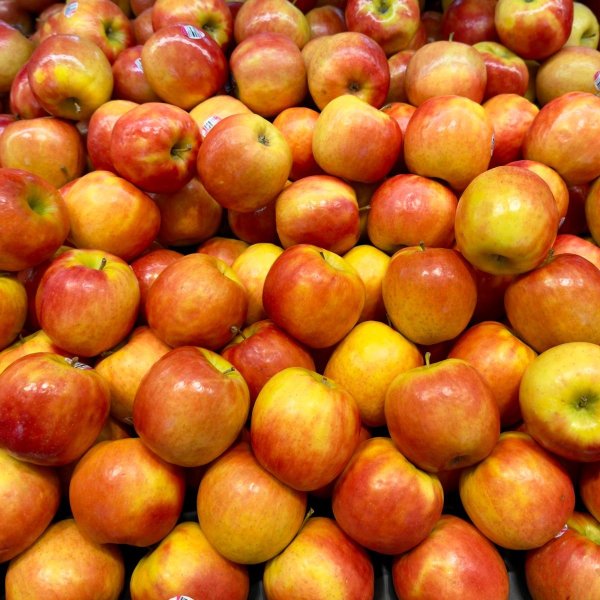 Fresh apples