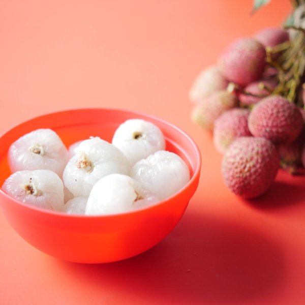 Fresh lychees Fresh lychees