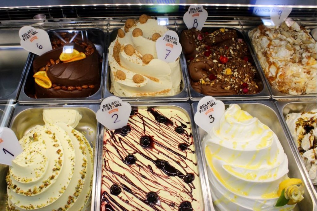 Gelato artisans competing at the FISPAL Food Service Fair in Brazil
