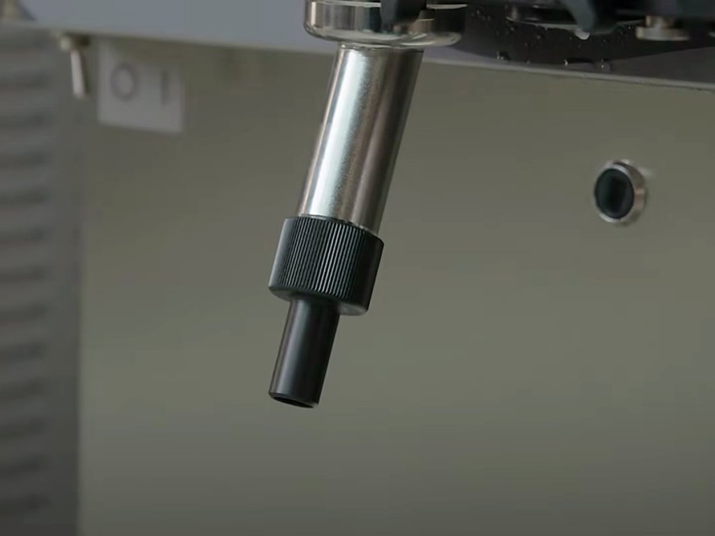 The nozzle in place, ready to fill.