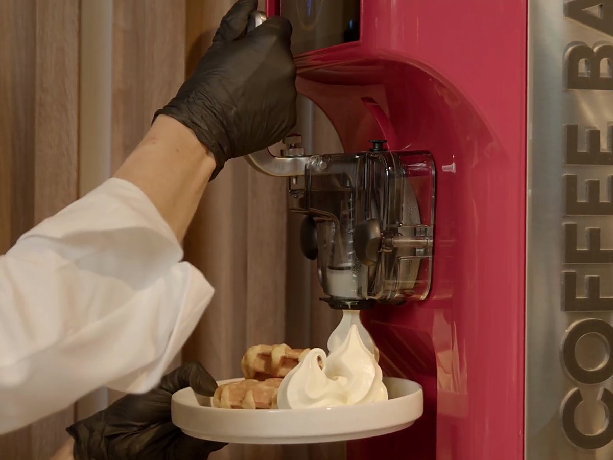 The Giotto 11 at work beside a warm waffle.