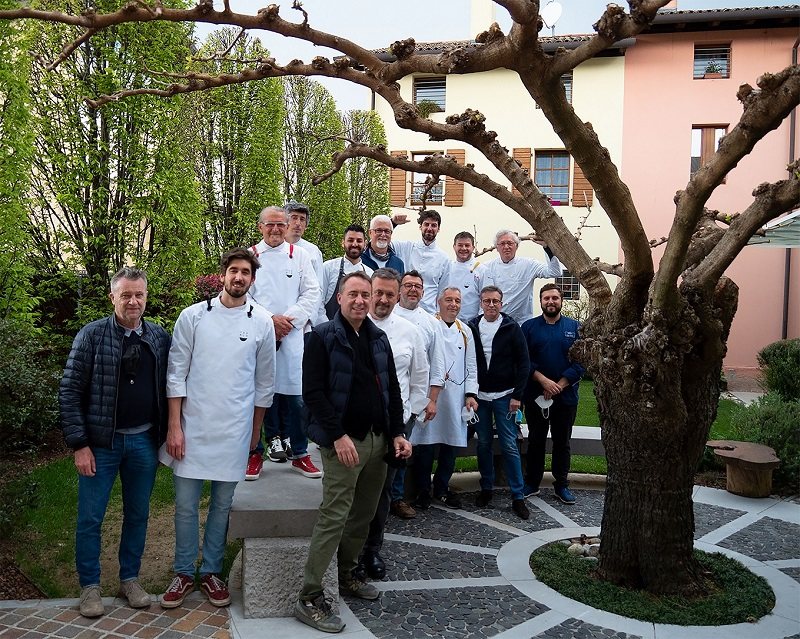 Group photo of chefs at the Pastomaster HE cheesemaking symposium
