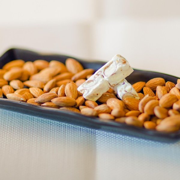 Nougat pieces