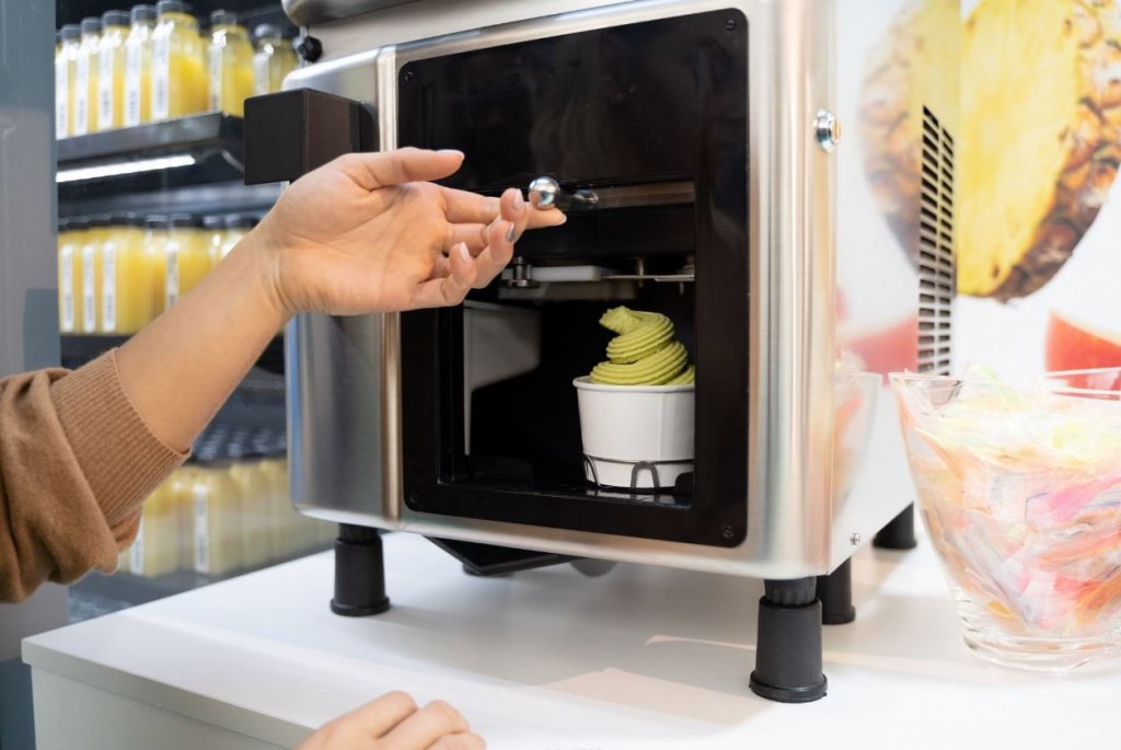Automat machine turning bottled drinks into gelato