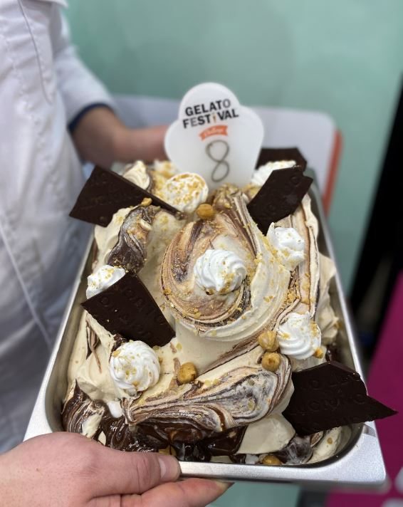 Hazelnut meringue pie ice gelato
